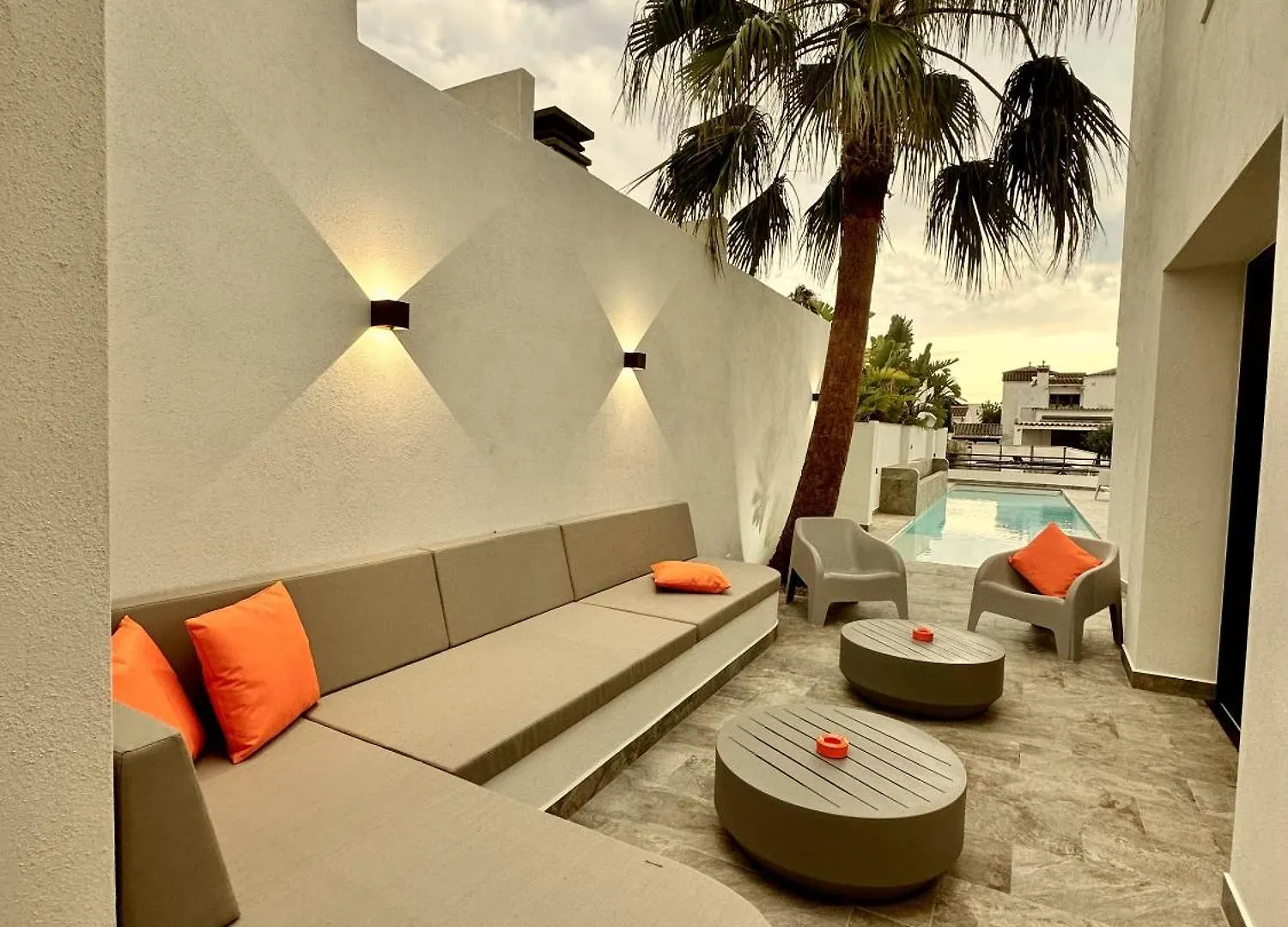 Villa Numero 16 Empuriabrava Spain